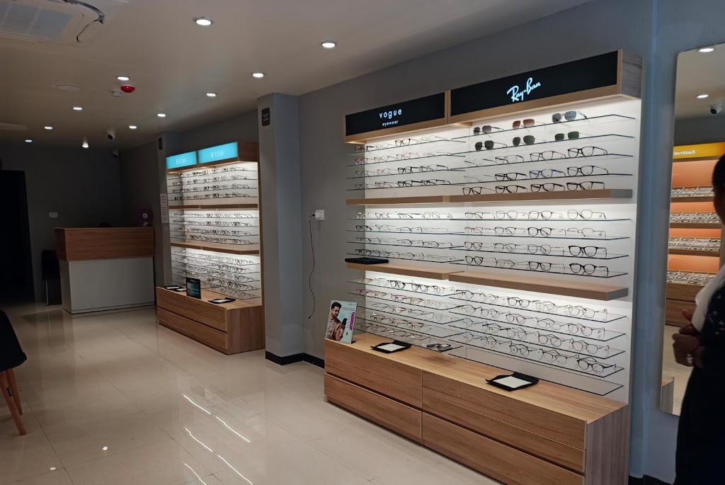 Titan Eye At Lingad Gudi Road Bijapur