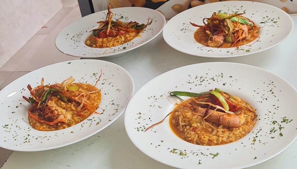 CASA MYA — Comida y bebida