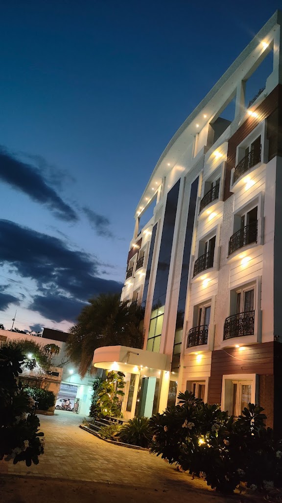 Pine Tree Hotel