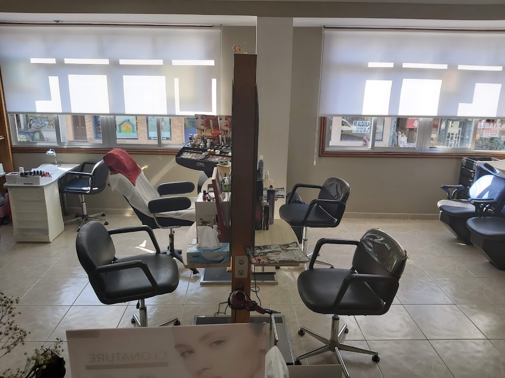 Peluqueria Lourdes — Interior