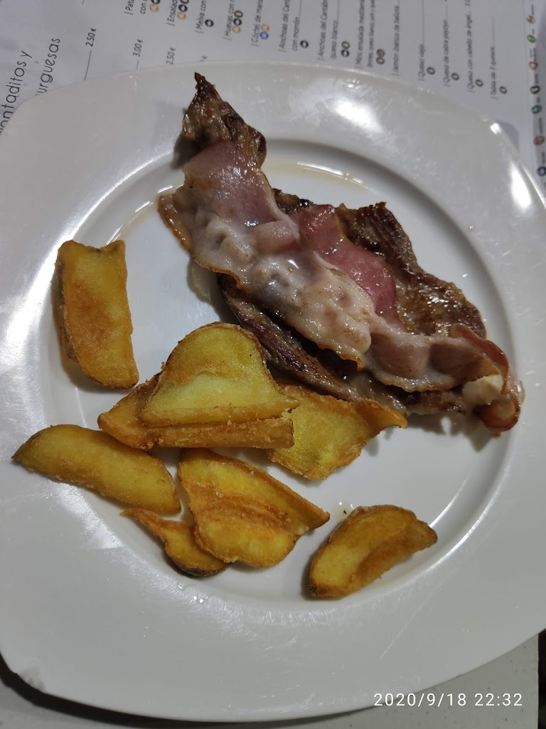 Bar Miguel De Rosa — Comida y bebida