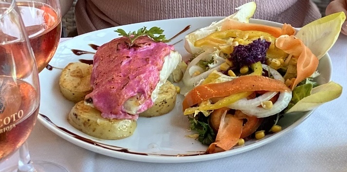 Restaurant Grill Manolo's — Comida y bebida