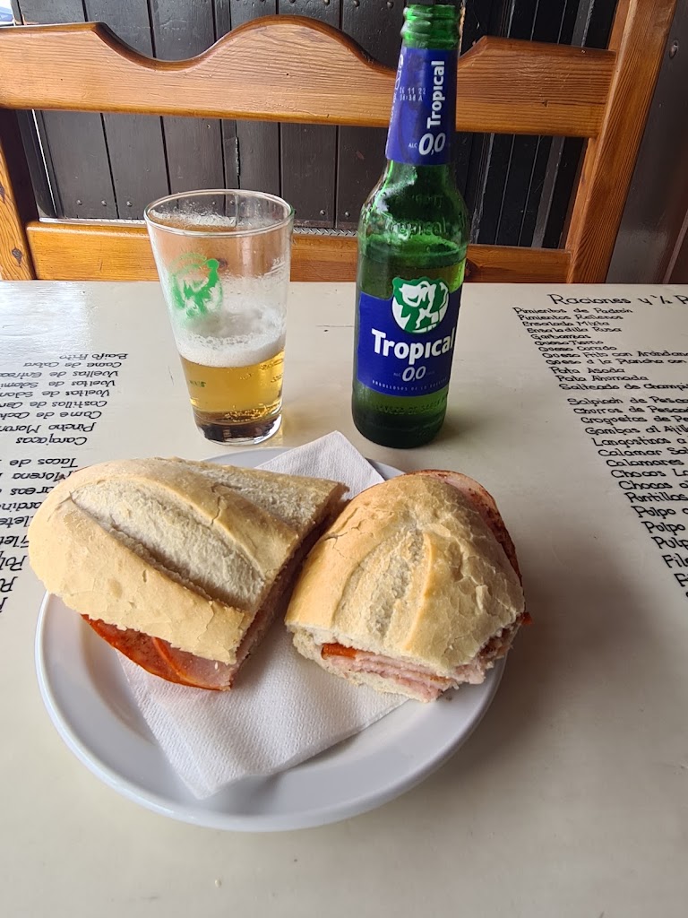 Bar las naves — Comida y bebida