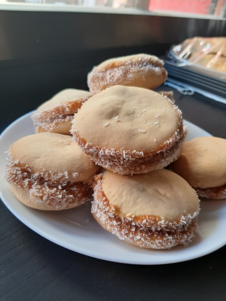 Canaima Cafe Bar — Comida y bebida