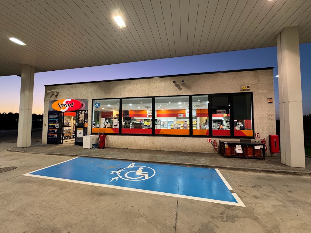 Estacion de Servicio Repsol — Interior