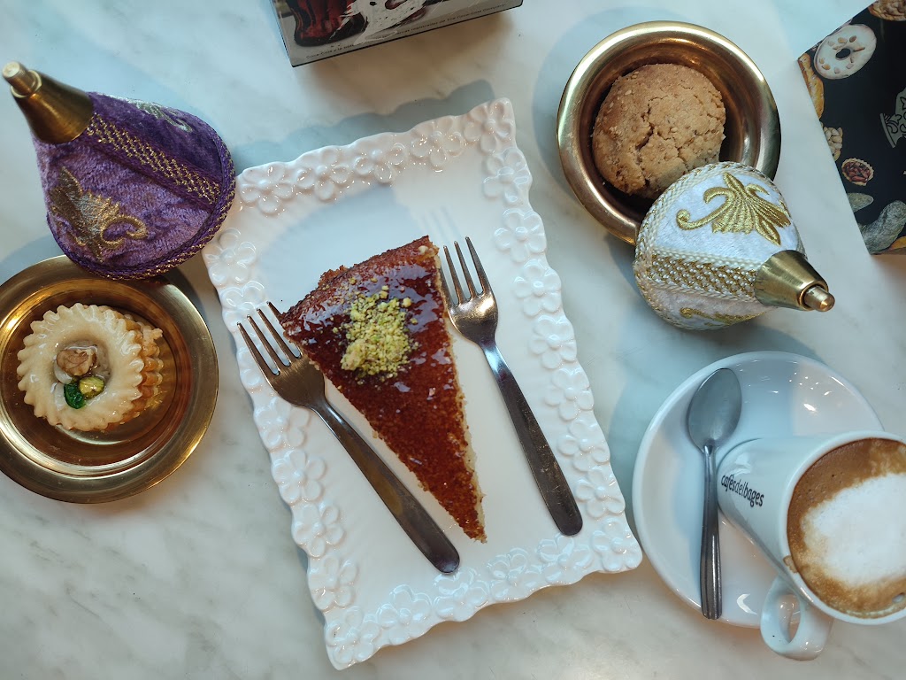 Manal Degustacio — Cafe