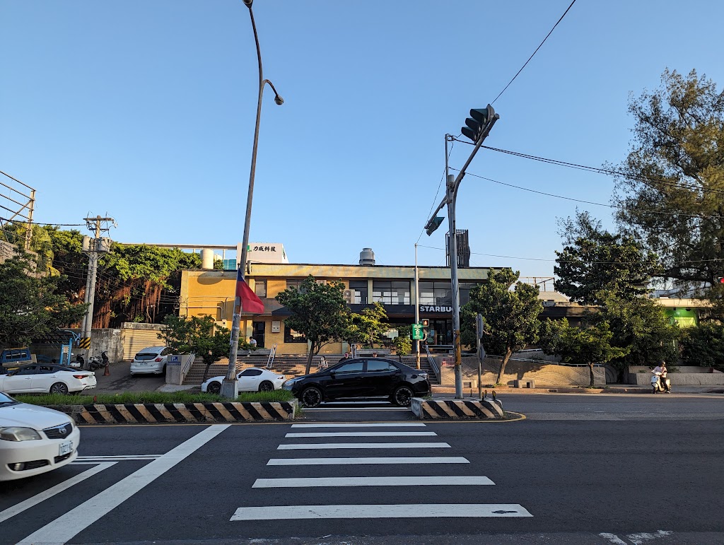 STARBUCKS 星巴克 新竹新豐門市 的照片