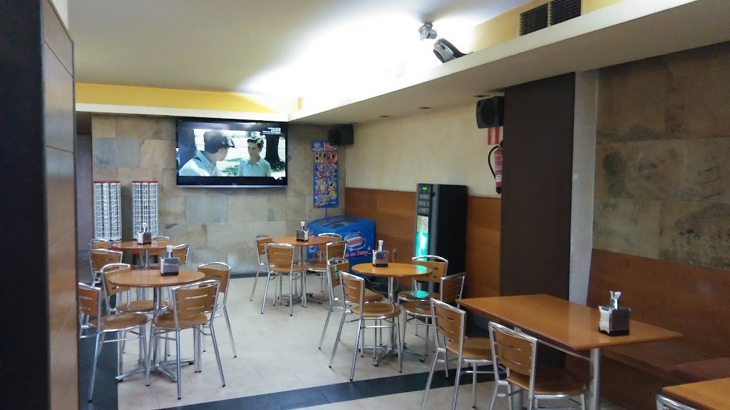 CAFE CACHARELA — Ambiente