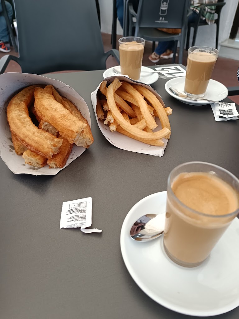Cafeteria Heladeria La Ibense Nao Victoria — Comida y bebida