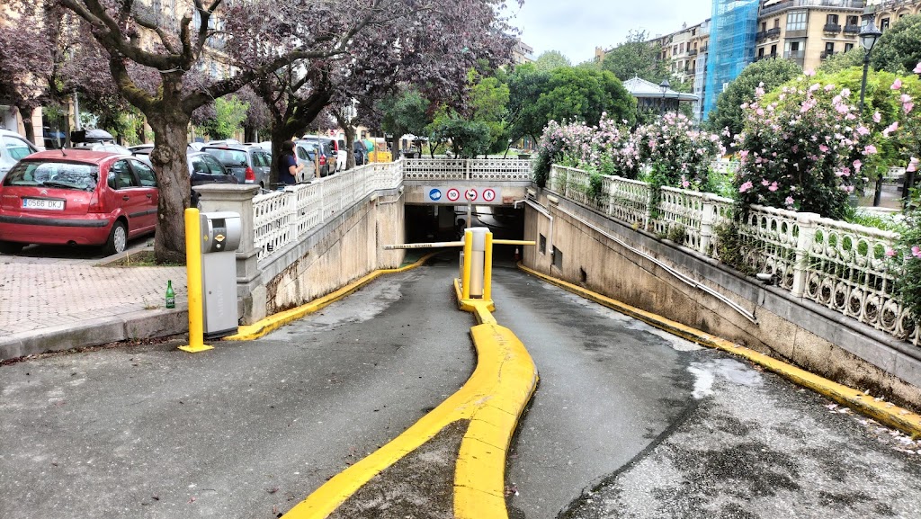 Parking Plaza Easo Telpark by Empark