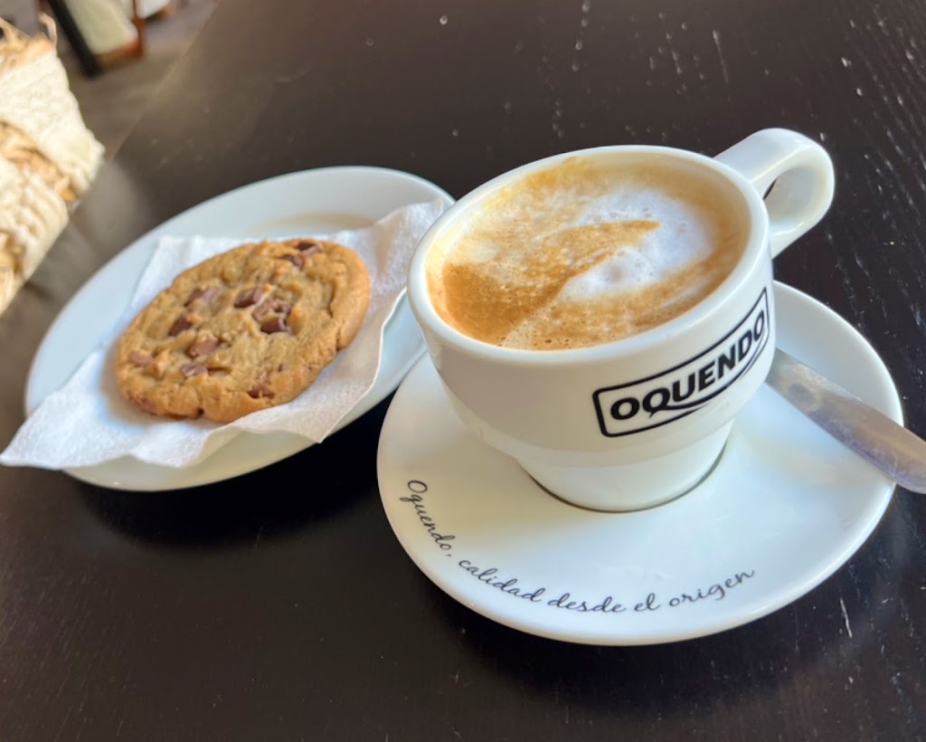 Unic Cafe — Comida y bebida