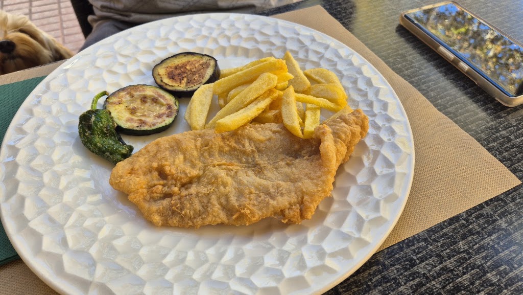 Cafe restaurante La Barbacoa — Comida y bebida