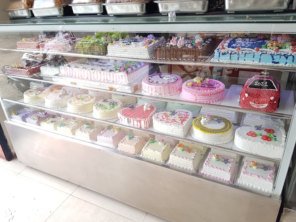 Velur Cake And Bakes