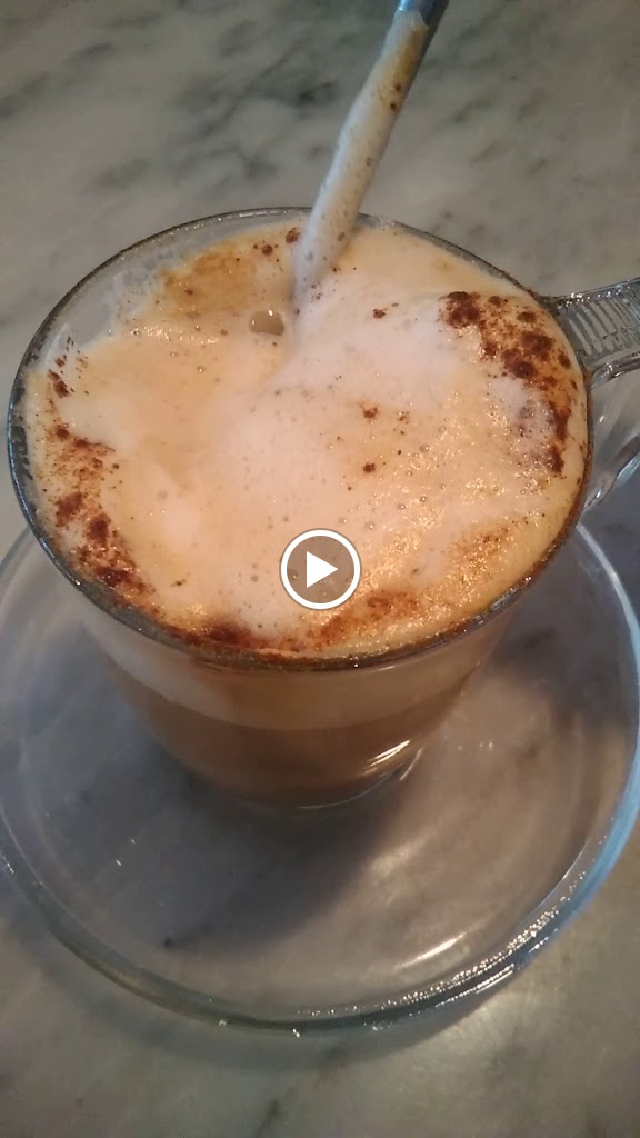 Bar restaurante Minuit — Videos