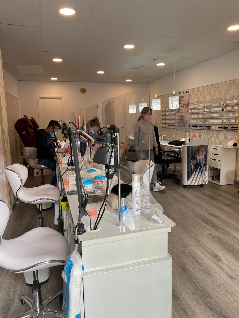 Pro-Nails — Interior