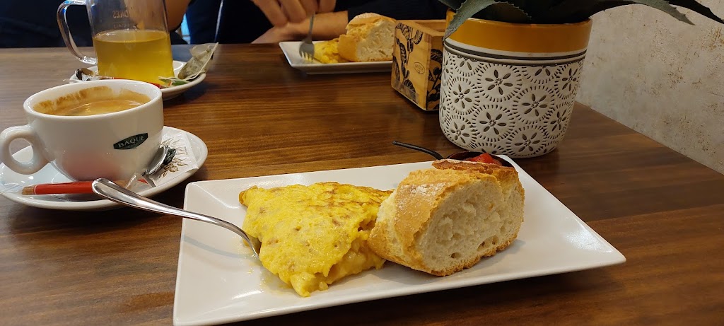 Izarra Berria — Comida y bebida