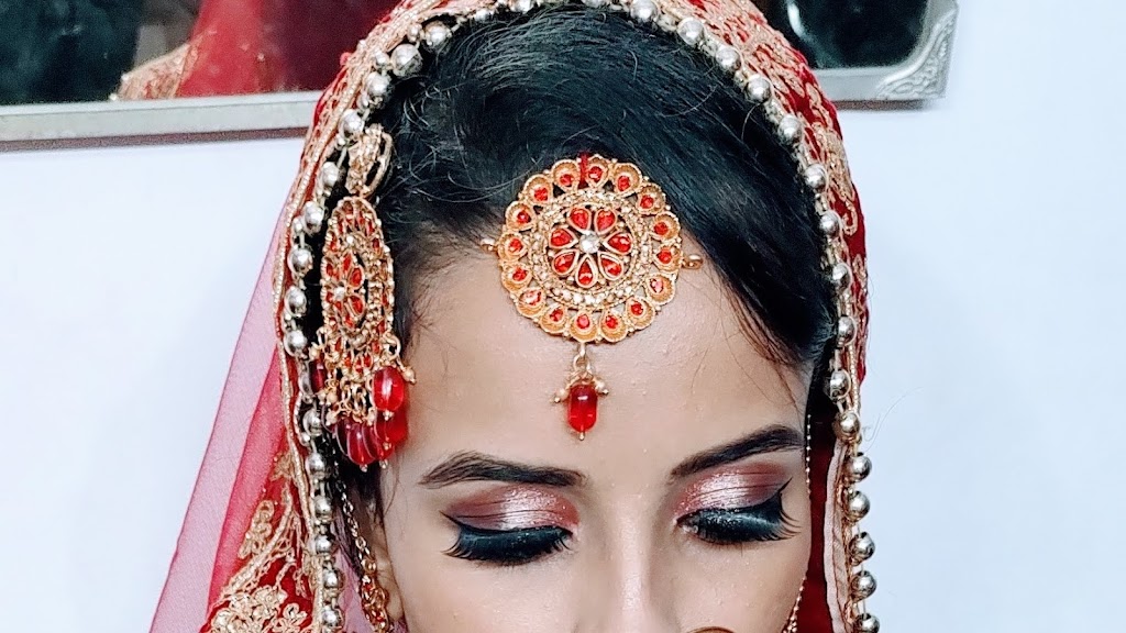 Roop Nikhaar Herbal Beauty Parlour