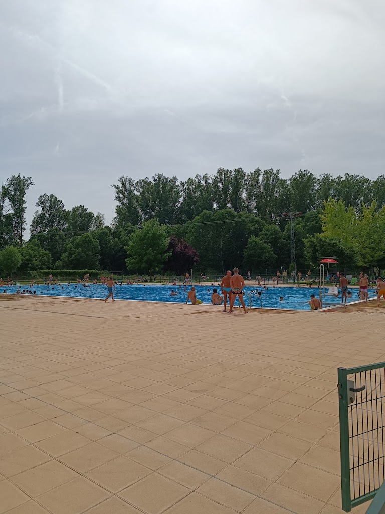Piscinas Municipales al aire libre — Piscina