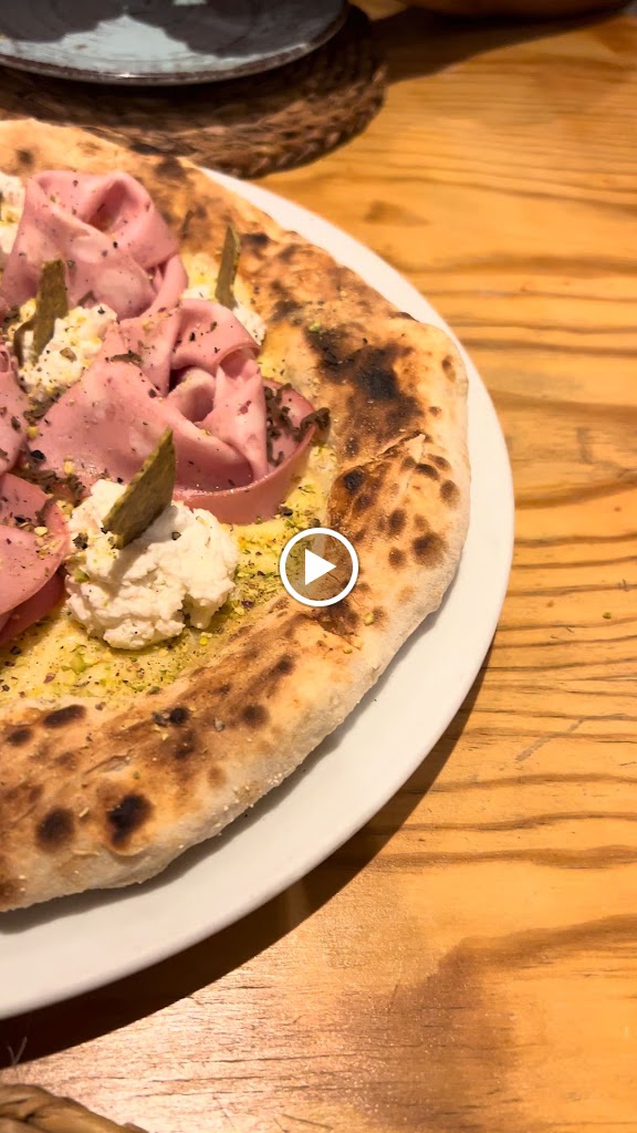 Il Cortile - La Canada — Videos