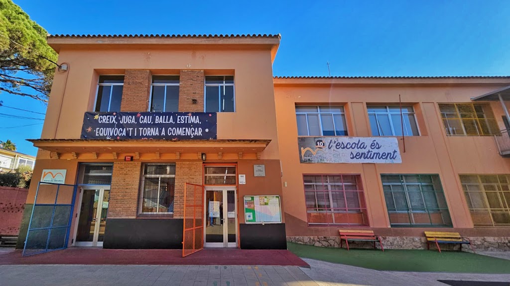 Escola Serra de Miralles — Edificio