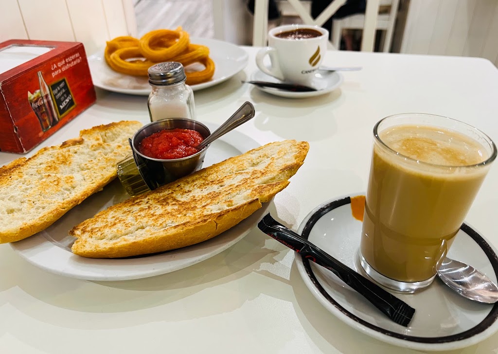 El Capricho - Avenida de Espana — Comida y bebida