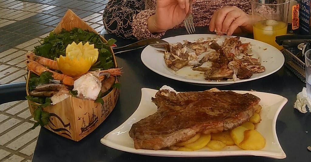 Bar restaurante Echate P'alla tapas — Comida y bebida
