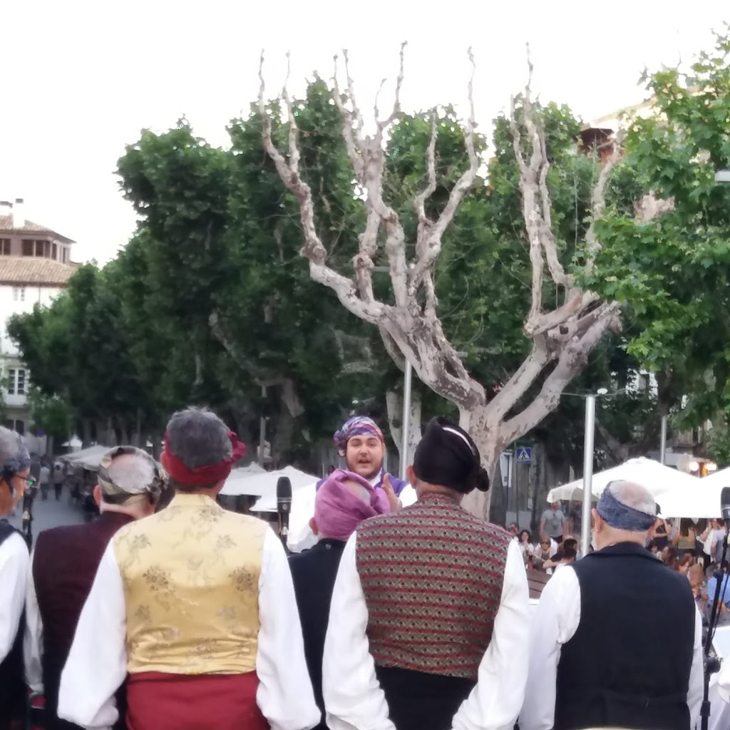 Escuela De Folklore Aragones "Jose Luis Lopez"