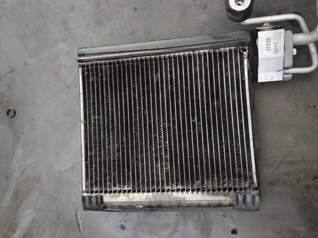 Intan Jaya Ac Mobil