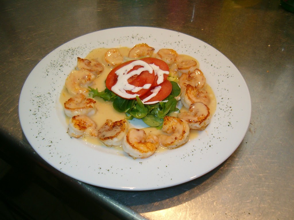 RESTAURANTE EL BABARON. — Comida y bebida