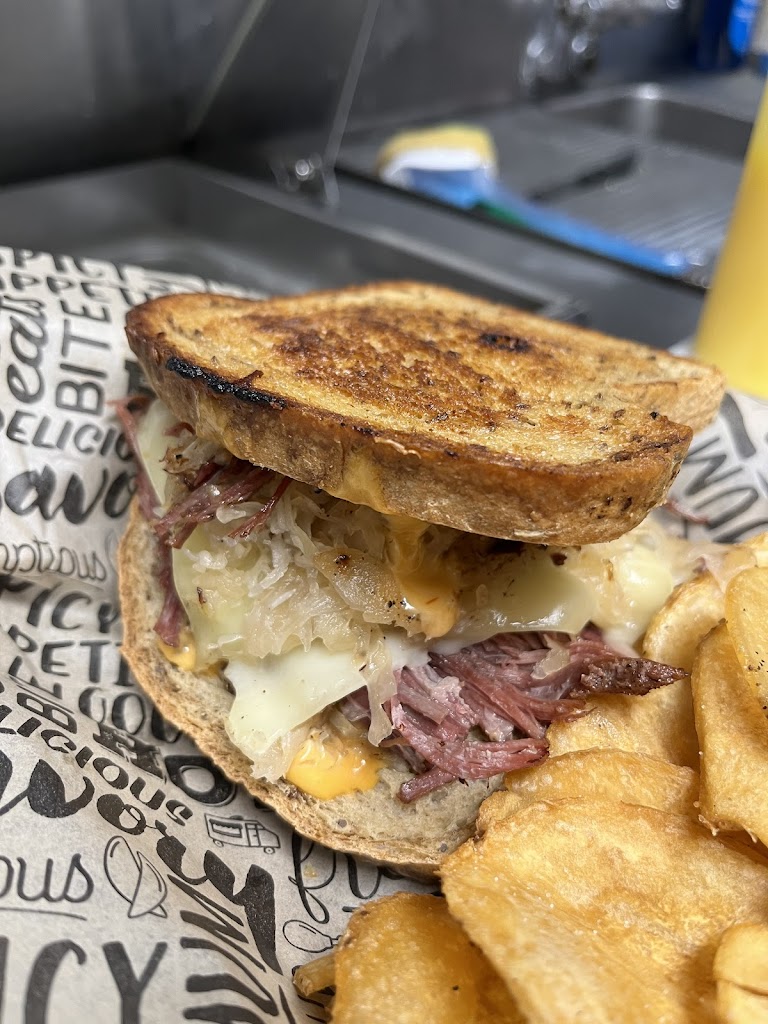  Station 20 Pub 'N Grub