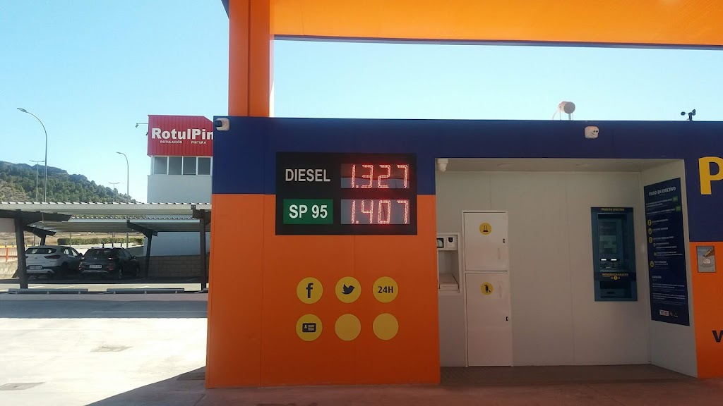 Plenoil Yecla I — Exterior