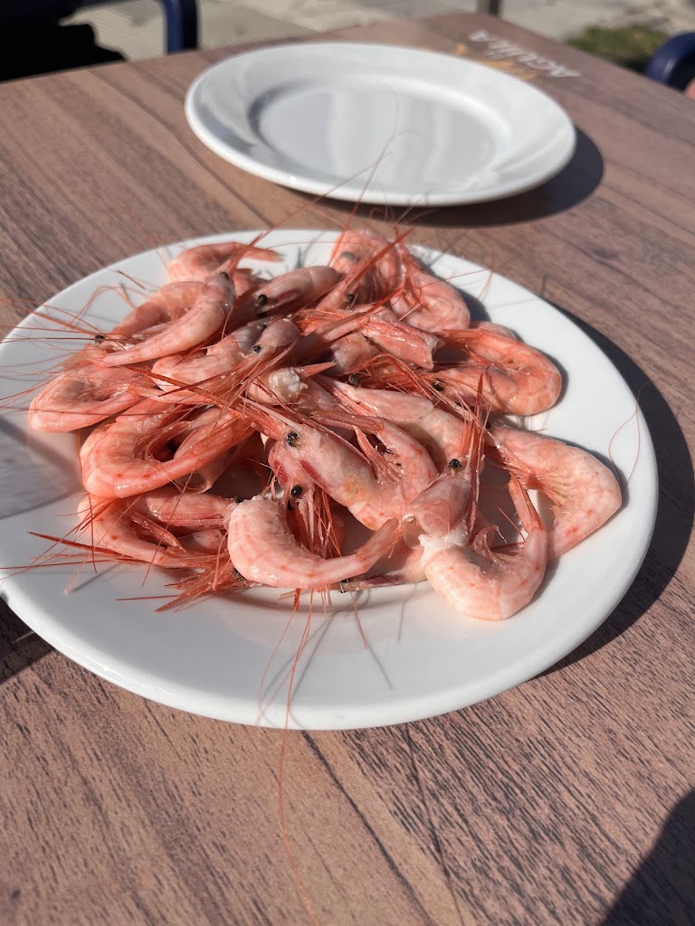 Restaurante La Quisquilla — Comida y bebida