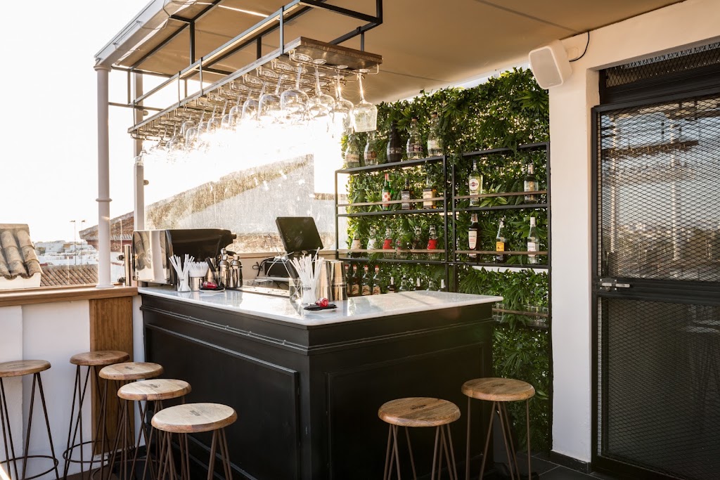 Bar Puerta Sevilla — Ambiente