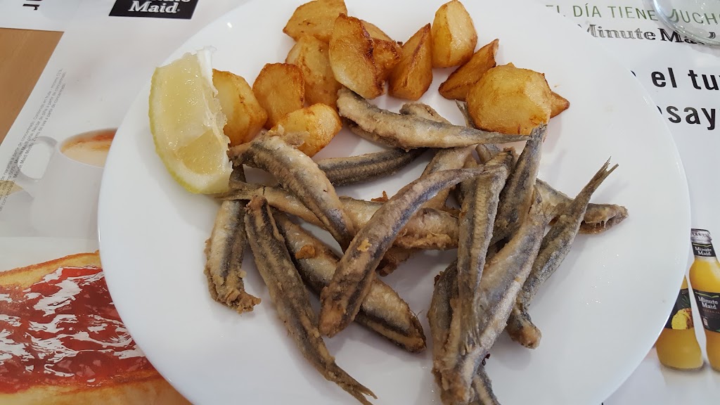 Cafe Bar LA OFICINA — Comida y bebida