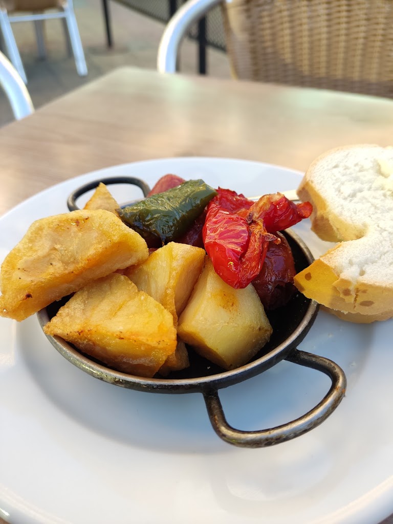 Cafeteria MIBENTO 2 — Comida y bebida