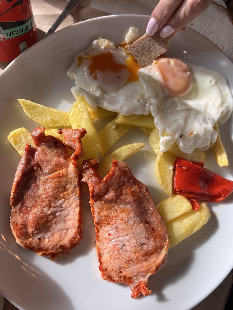 Restaurante Casa Herrera — Comida y bebida