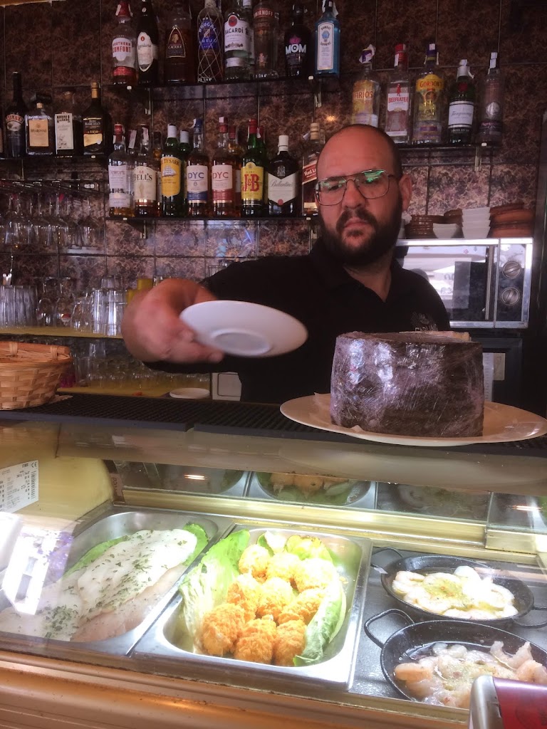 Cafe Bar El Gamonal — Ambiente