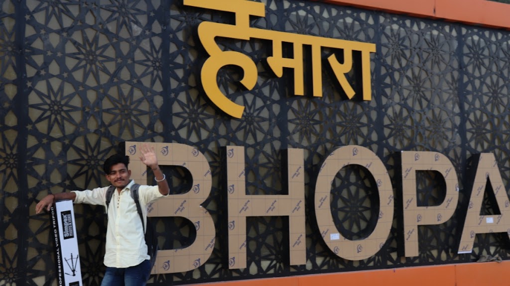 BEHIND THE SCENES (BTS)