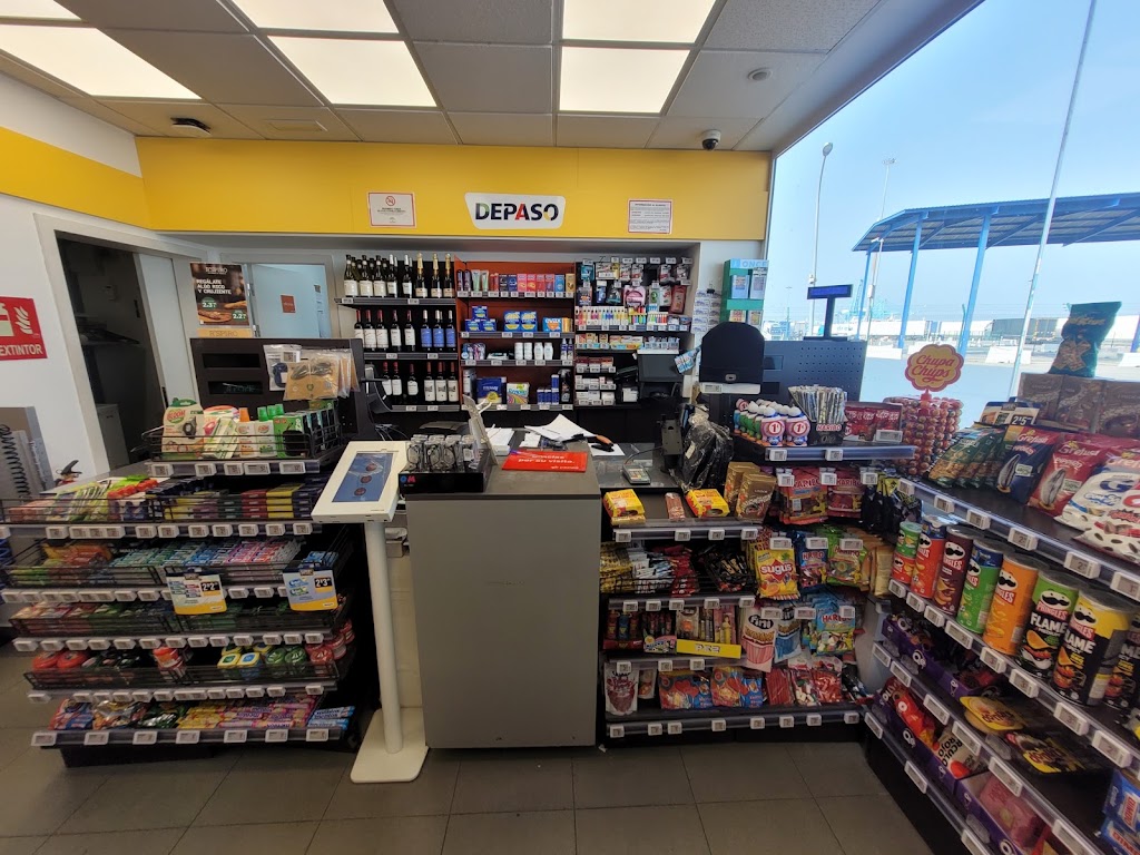 Estacion de servicio Cepsa — Interior