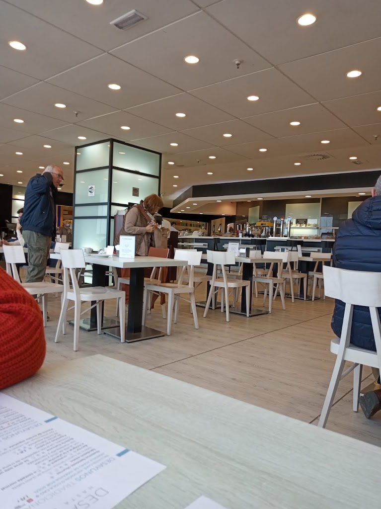 Cafeteria El Corte Ingles — Ambiente