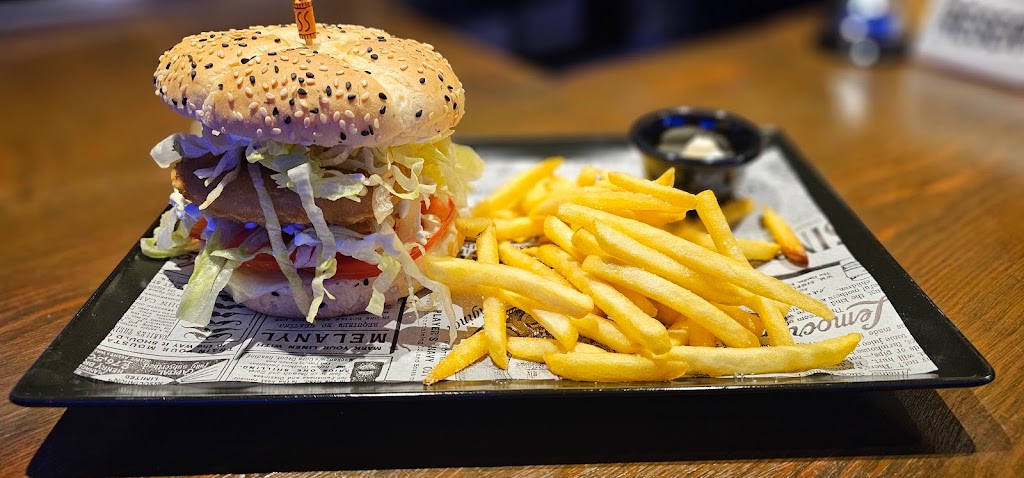 Bar New Power — Comida y bebida