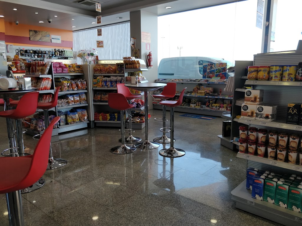Estacion de Servicio Repsol — Interior