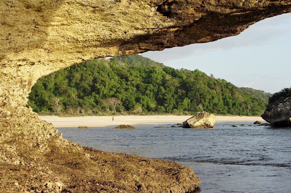 Pantai Wisata Gili Dua Sekongkang Bawah