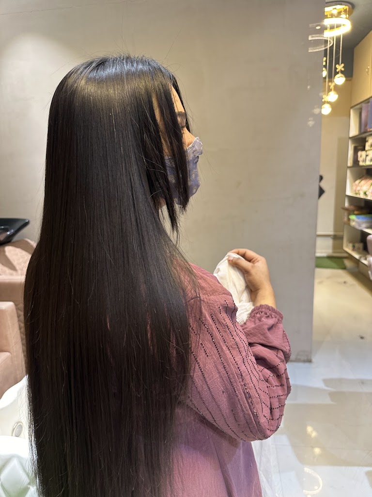 Shan S Unisex Beauty World