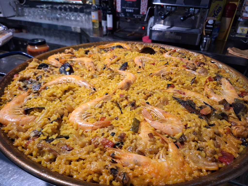 Bar Sayagues — Comida y bebida