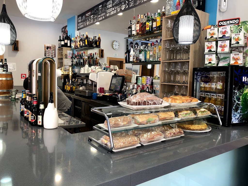 Cafeteria La Esquinita — Ambiente