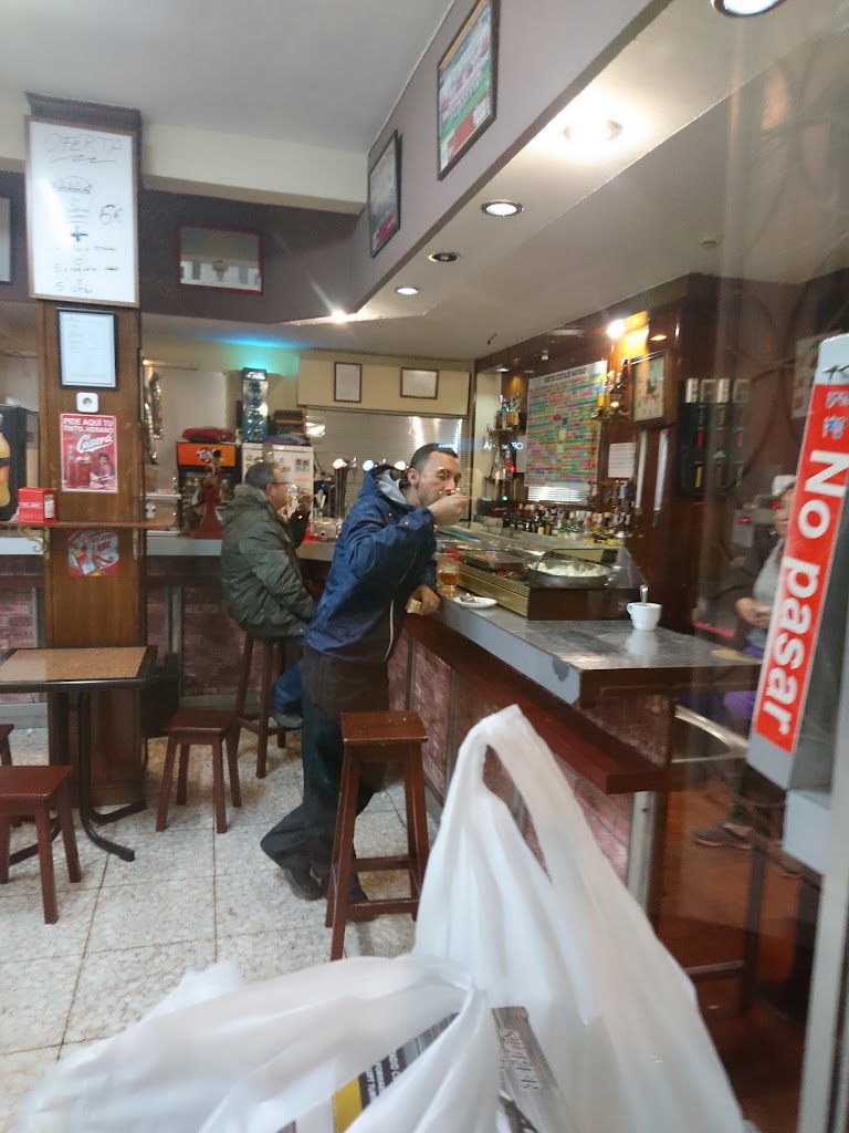 Bar Extremeno La Caleta — Ambiente