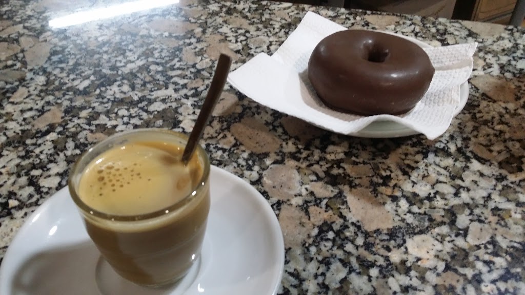 El Tonellet — Comida y bebida