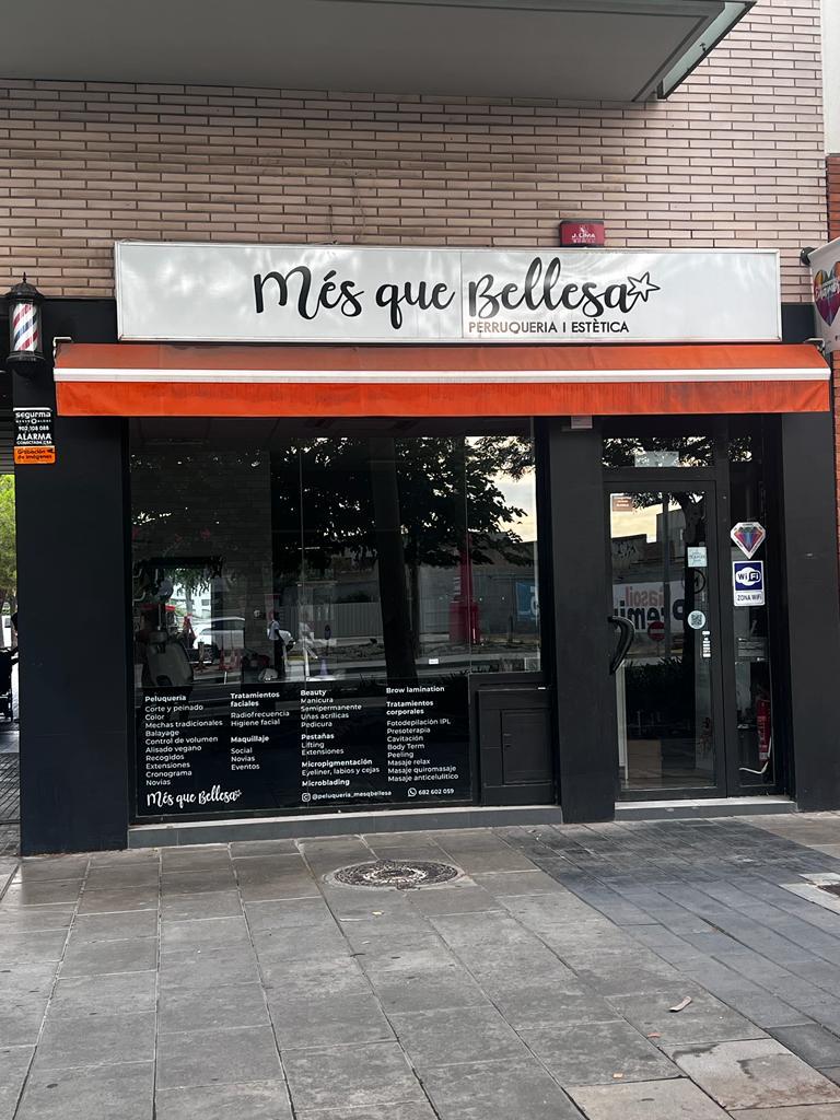 Peluqueria - Estetica Mes que bellesa Castelldefels. Alisados Keratina, presoterapia y laser. — Exterior
