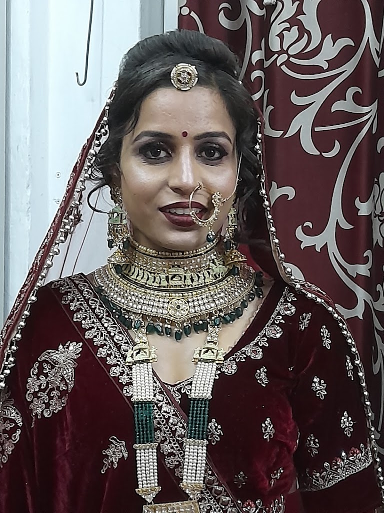 Chitrakshi Beauty Parlour Fancy Store Bandikui